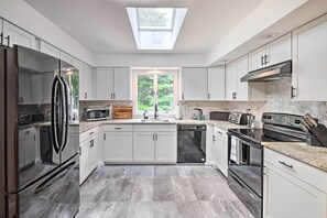 House (3 Bedrooms) | Private kitchen