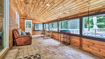 TV, fireplace, table tennis