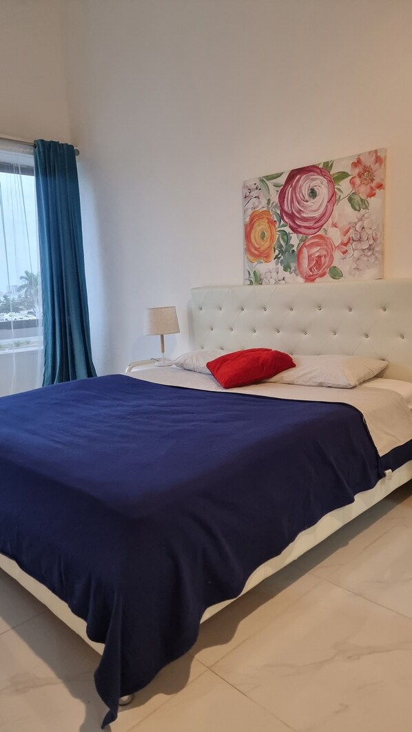 3 bedrooms, iron/ironing board, free WiFi, bed sheets