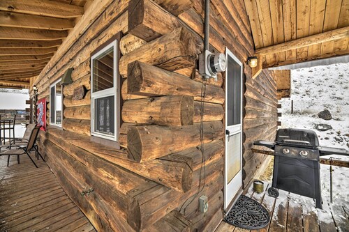 Cozy Log Cabin Escape In the Heart of Creede!