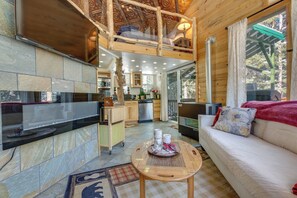 House (1 Bedroom) | Interior