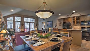 House (3 Bedrooms) | Interior