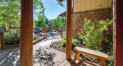 Ski-in Retreat w/ Pool Access: 2 Blocks to Main St