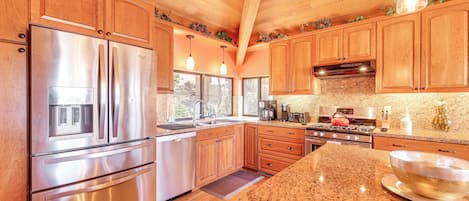 House (4 Bedrooms) | Interior
