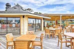 Apartment (2 Bedrooms) | Interior - Walk to Pool & Beach: Hilton Head Island Condo! (Hilton Head Island)