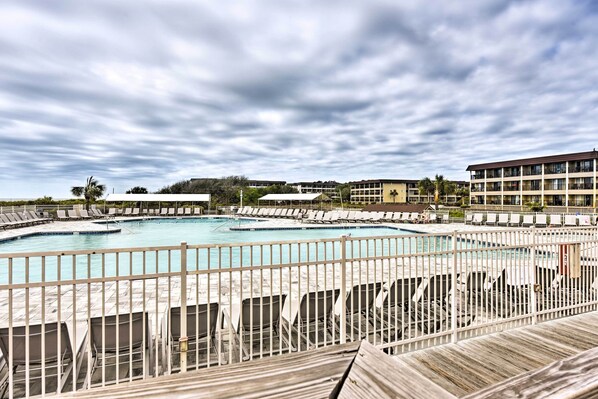 Apartment (2 Bedrooms) | Interior - Walk to Pool & Beach: Hilton Head Island Condo! (Hilton Head Island)