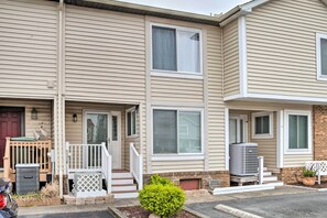 Apartment (2 Bedrooms) | Interior - Walk to Maryland Beach: Canal-front Escape w/ Dock (Ocean City)