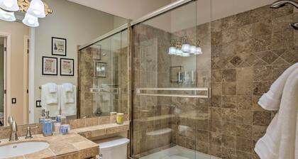 222396 3BR Escape w/ Fire Pit: 1 Mi to Old Town