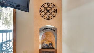 Apartment (0 Bedroom) | Interior