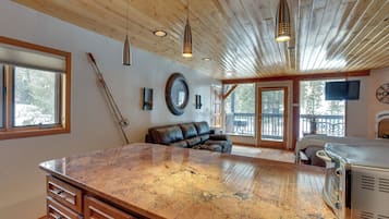 Apartment (0 Bedroom) | Interior