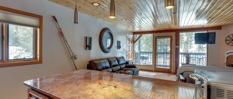 Apartment (0 Bedroom) | Interior