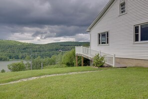 Apartment (1 Bedroom) | Interior - Lawrenceville Apartment w/ Deck Near Gaming Lands! (Lawrenceville)