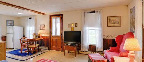 Apartment (1 Bedroom) | Living area | TV, DVD player