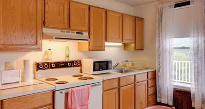 Lawrenceville Apartment w/ Deck Near Gaming Lands!