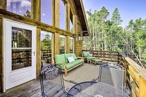 Interior - Secluded Fairplay Home w/ Hot Tub & Mountain Views (Fairplay)