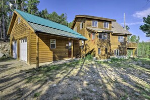 Interior - Secluded Fairplay Home w/ Hot Tub & Mountain Views (Fairplay)