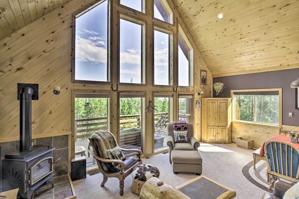 Secluded Fairplay Home w/ Hot Tub & Mountain Views - Fairplay, CO