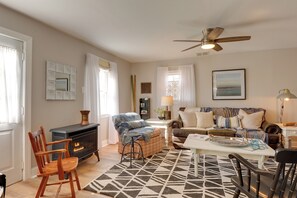 House (1 Bedroom) | Interior - Secluded Lothian Farmhouse on 45 Acres w/ Fire Pit (Lothian)