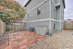 Interior - Pet-friendly Seattle Townhome < 1 Mile to Lake! (Seattle)