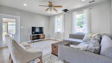 House (3 Bedrooms) | Front of property