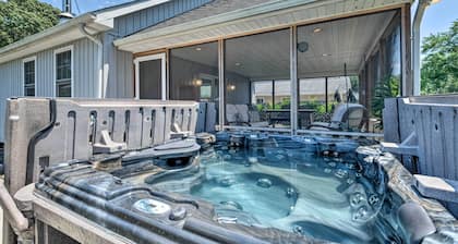 Idyllic Pasadena Retreat With Garden + Hot Tub!