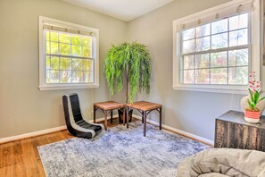 Interior - Sunny Glen Burnie Home - On-site Water Access (Glen Burnie)