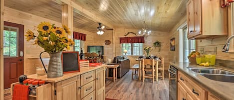 House (2 Bedrooms) | Interior