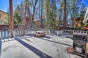 House (4 Bedrooms) | Interior - 2 Mi to Lake & Ski Slopes: Big Bear Cabin (Big Bear City)