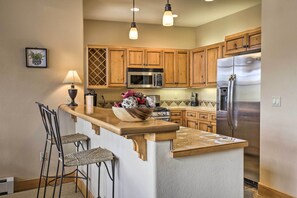 Apartment (2 Bedrooms) | Interior - Keystone Condo on Golf Course w/ Mountain View (Keystone)