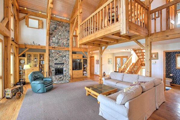 House (5 Bedrooms) | Interior - Gorgeous Charlevoix Home on Lake Michigan! (Charlevoix)