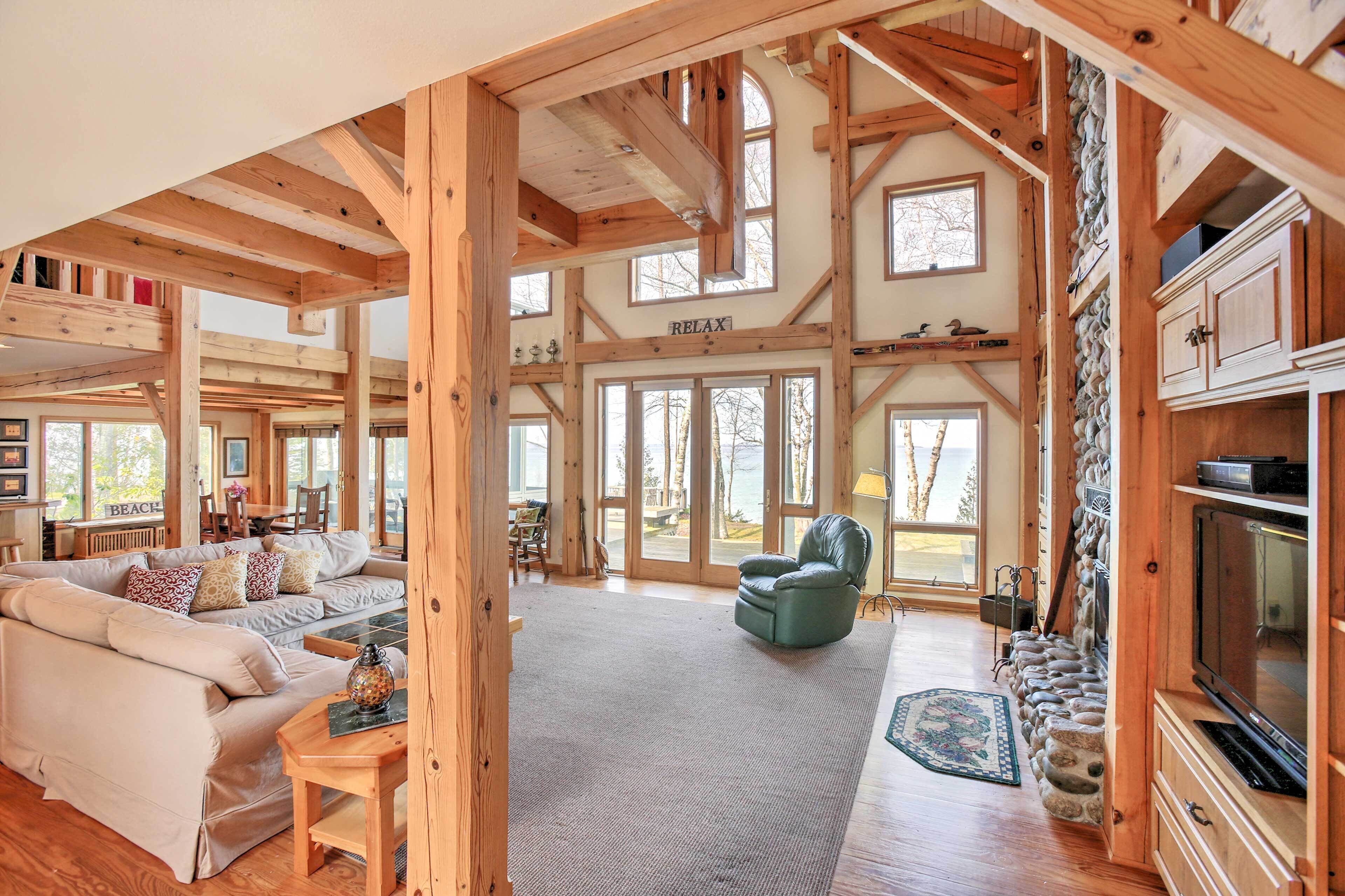 House (5 Bedrooms) | Interior