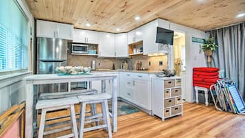 Apartment (0 Bedroom) | Interior