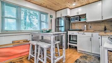 Apartment (0 Bedroom) | Interior