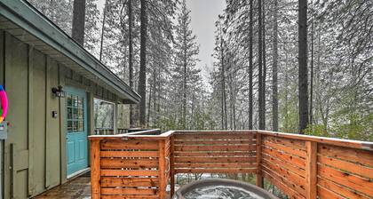 Loch Lomond Cabin w/ Hot Tub, Near Wineries!
