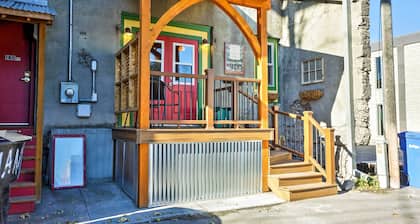 Walkable Studio Apartment in Downtown Livingston!