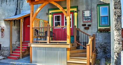 Walkable Studio Apartment in Downtown Livingston!