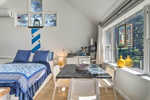 Apartment (0 Bedroom) | Interior