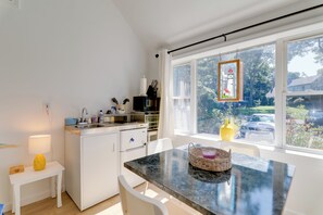 Apartment (0 Bedroom) | Interior - Bright Marstons Mills Studio - Near Beaches (Marstons Mills)