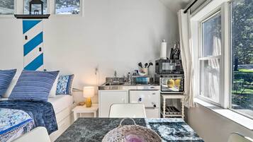 Apartment (0 Bedroom) | Interior