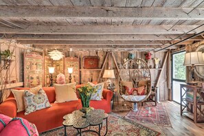 House (2 Bedrooms) | Interior - Cozy Cape Cod Carriage House ~ 1 Mi to Beach (Centerville)