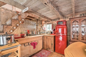 Interior - Cozy Cape Cod Carriage House ~ 1 Mi to Beach (Centerville)