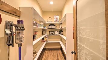 ุงูู
ูุดุฃุฉ ู
ู ุงูุฏุงุฎู