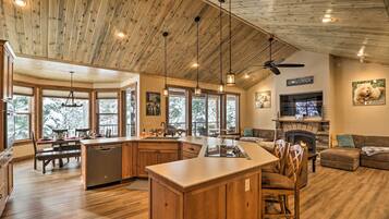 House (3 Bedrooms) | Interior