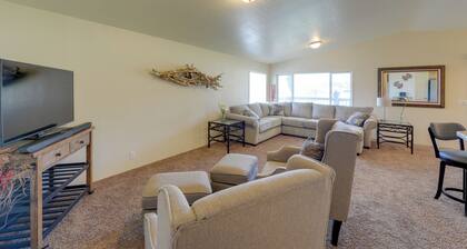 Smith River Home w/ Boat Launch & Ocean Views