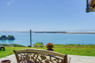 Smith River Home w/ Boat Launch & Ocean Views