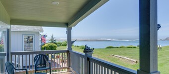 Smith River Home w/ Boat Launch & Ocean Views