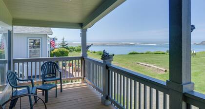 Smith River Home w/ Boat Launch & Ocean Views