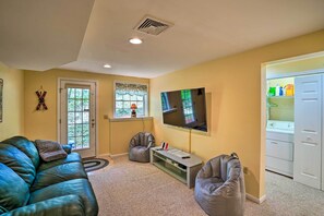 Apartment (4 Bedrooms) | Interior - Family-friendly Hancock Home: Walk to Slopes! (Hancock)