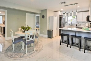 Dining - Pet-friendly Naples Condo Near Marco Island Beach! (Naples)