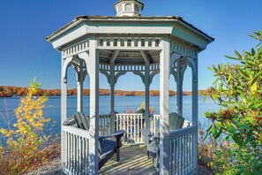 House (4 Bedrooms) | Interior - By Mtn Creek Resort: The Point on Highland Lake (Highland Lakes)